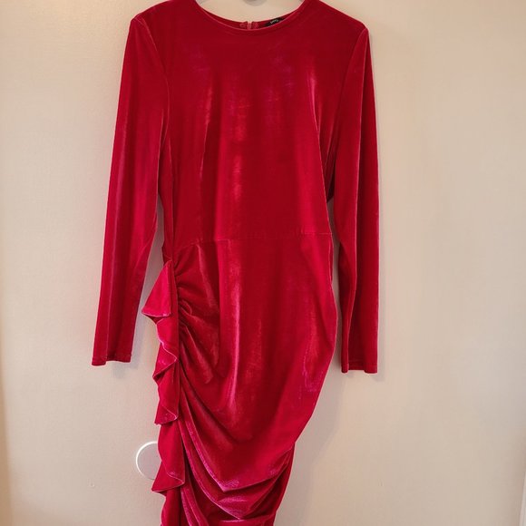 BOOHOO fuchsia/pink Valore long sleeve dress with side ruffle and ruching. - Picture 1 of 4